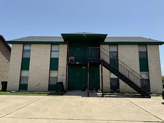 3rd image of 1904 Windward Dr APT D