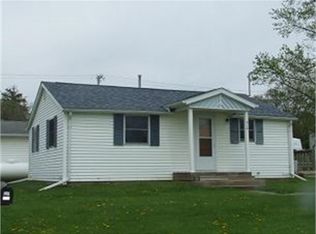 310 W Jones St, Wyoming, IA 52362