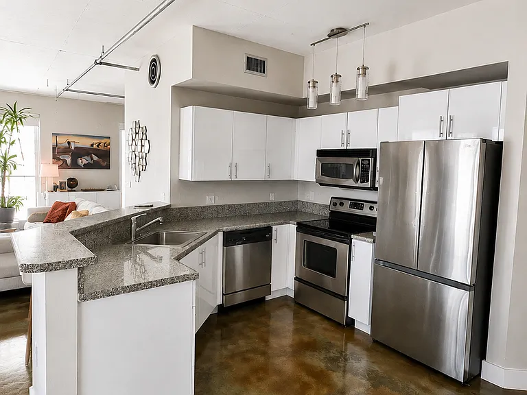 455 NE 25th St #806 — Photo 7