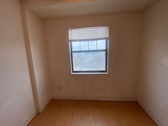 5th image of 2009 Greene St APT 413
