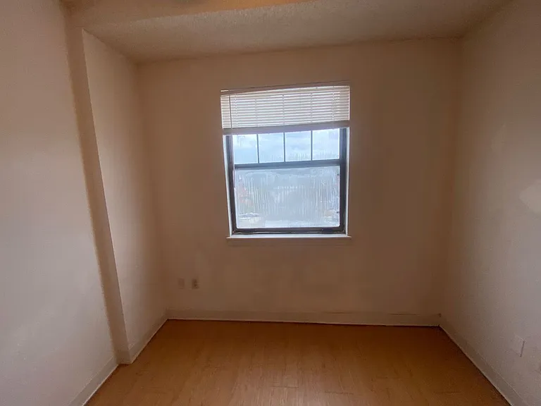 2009 Greene St #413 — Photo 5