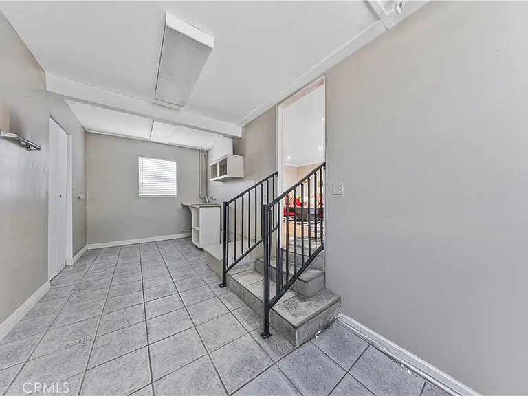 927 Montecito Dr — Photo 32