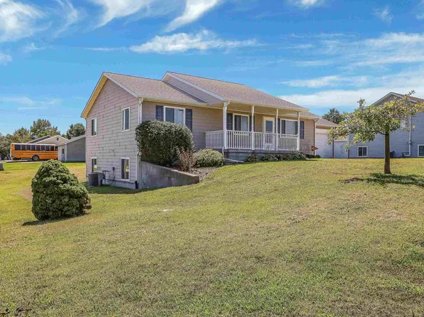 301 W Skene St, Westmoreland, KS 66549