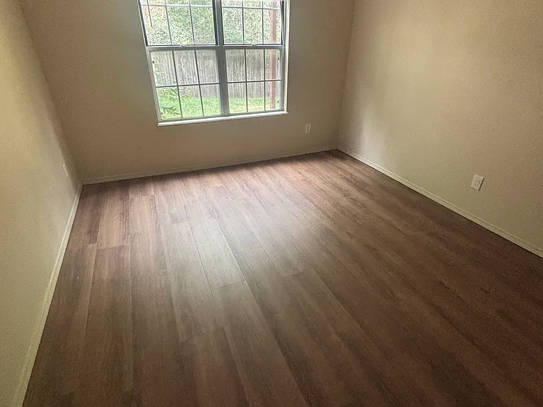 2119 Troy Ct — Photo 15