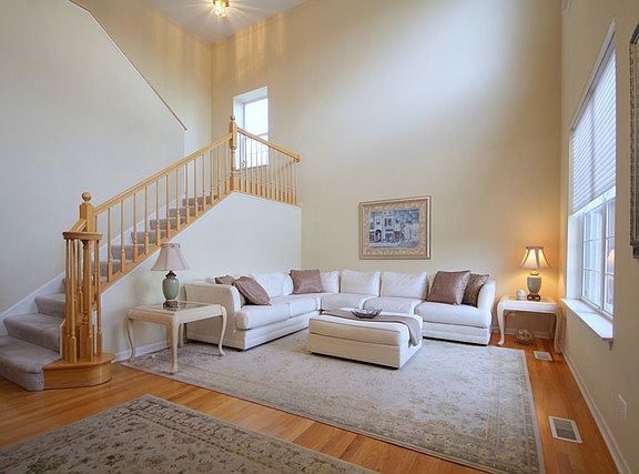 3rd image of 414 W Camargo Ct