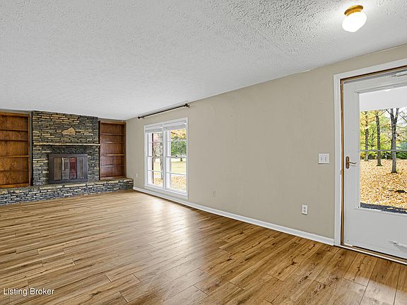 5th image of 243 Briarway Dr