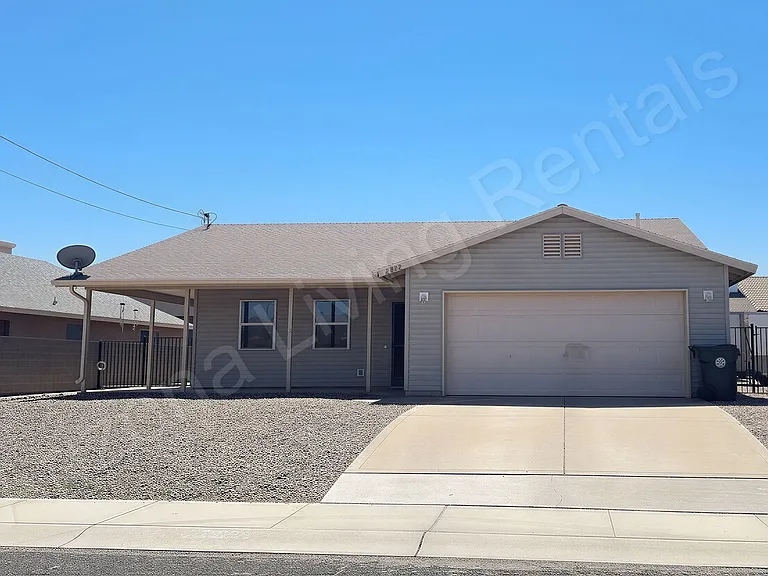 2812 Wallapai Ave — Photo 1