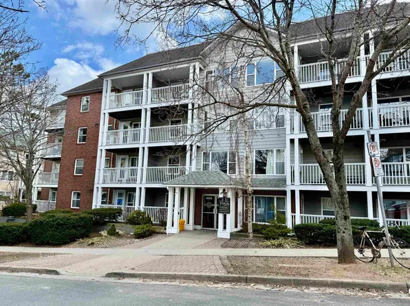 5230 Tobin St #202, Halifax, NS B3H 1S2