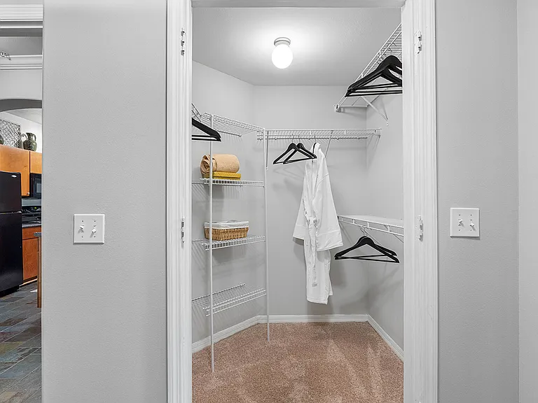 10420 McKinley Dr — Photo 58