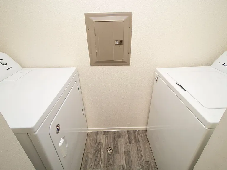 Willow Ridge Apartments — Photo 7