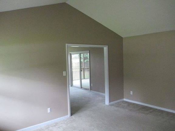 3rd image of 804 Huff Dr