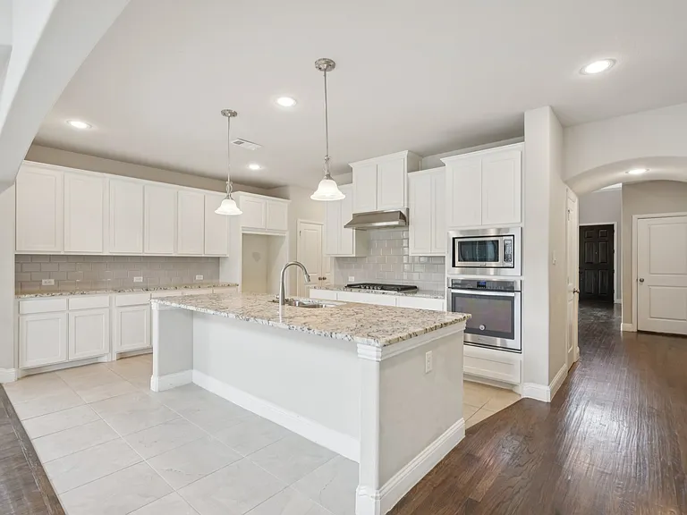 16400 Olmstead Park Blvd — Photo 9