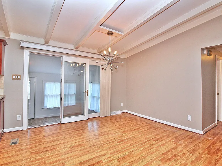 401 Scaleybark Rd — Photo 9