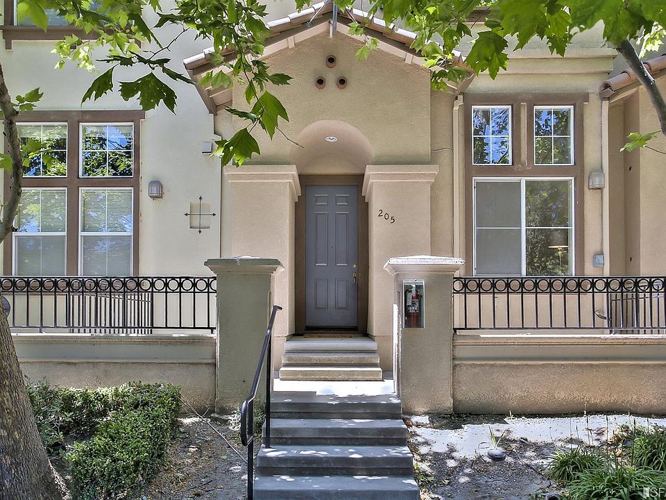 2nd image of 205 San Fernando St