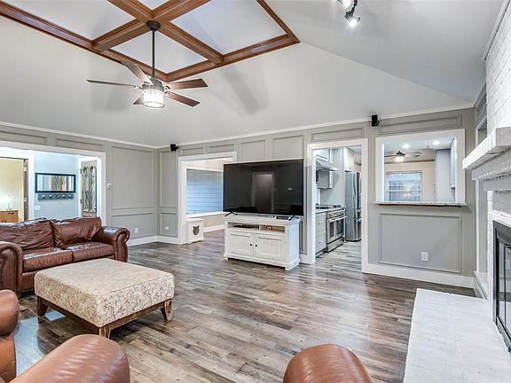 5th image of 1004 Oxfordshire Dr