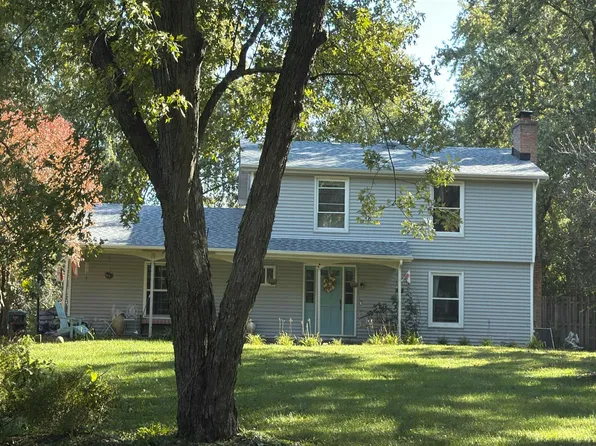 101 Howe Ter, Barrington, IL 60010