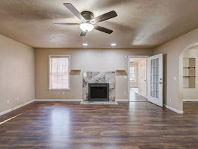 212 Running Deer Dr — Photo 5