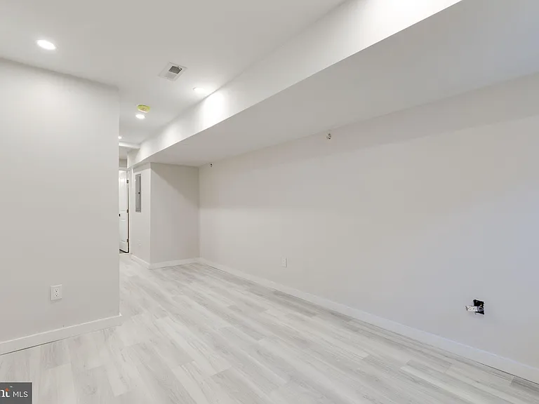 614 Hoffman St — Photo 10