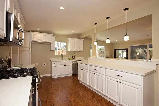 4 bed, 1691 sqft, $4,295 — Photo 3