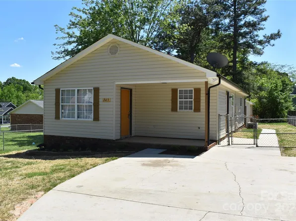 203 W Lee Ave, Bessemer City, NC 28016