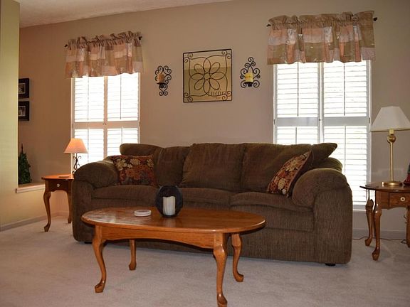 5th image of 756 Stewart Ct