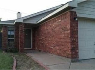 1033 Olivewood Ln, Fort Worth, TX 76140