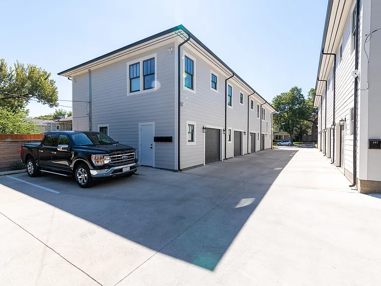 1139 Kings Hwy #102 — Photo 4