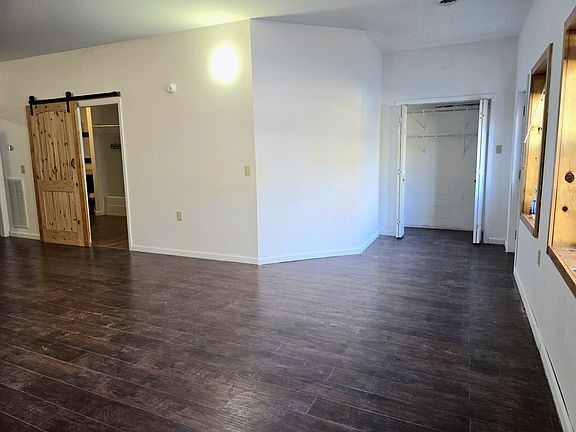 5th image of 321 S John Locke Rd