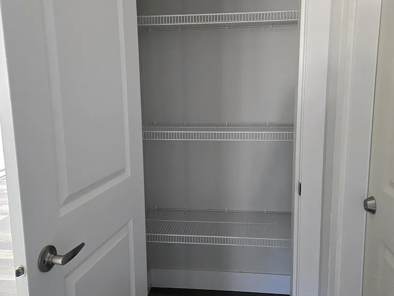6242 Dwyer Cres — Photo 10