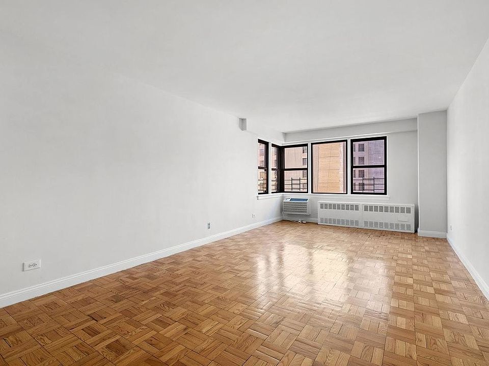 1st image of 200 E 15th St APT 10G