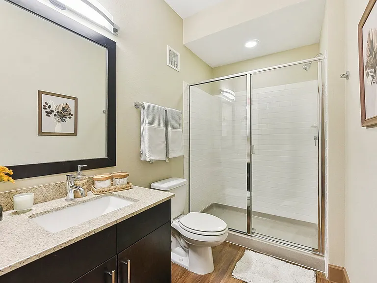 Lakeline East Apartments — Photo 75