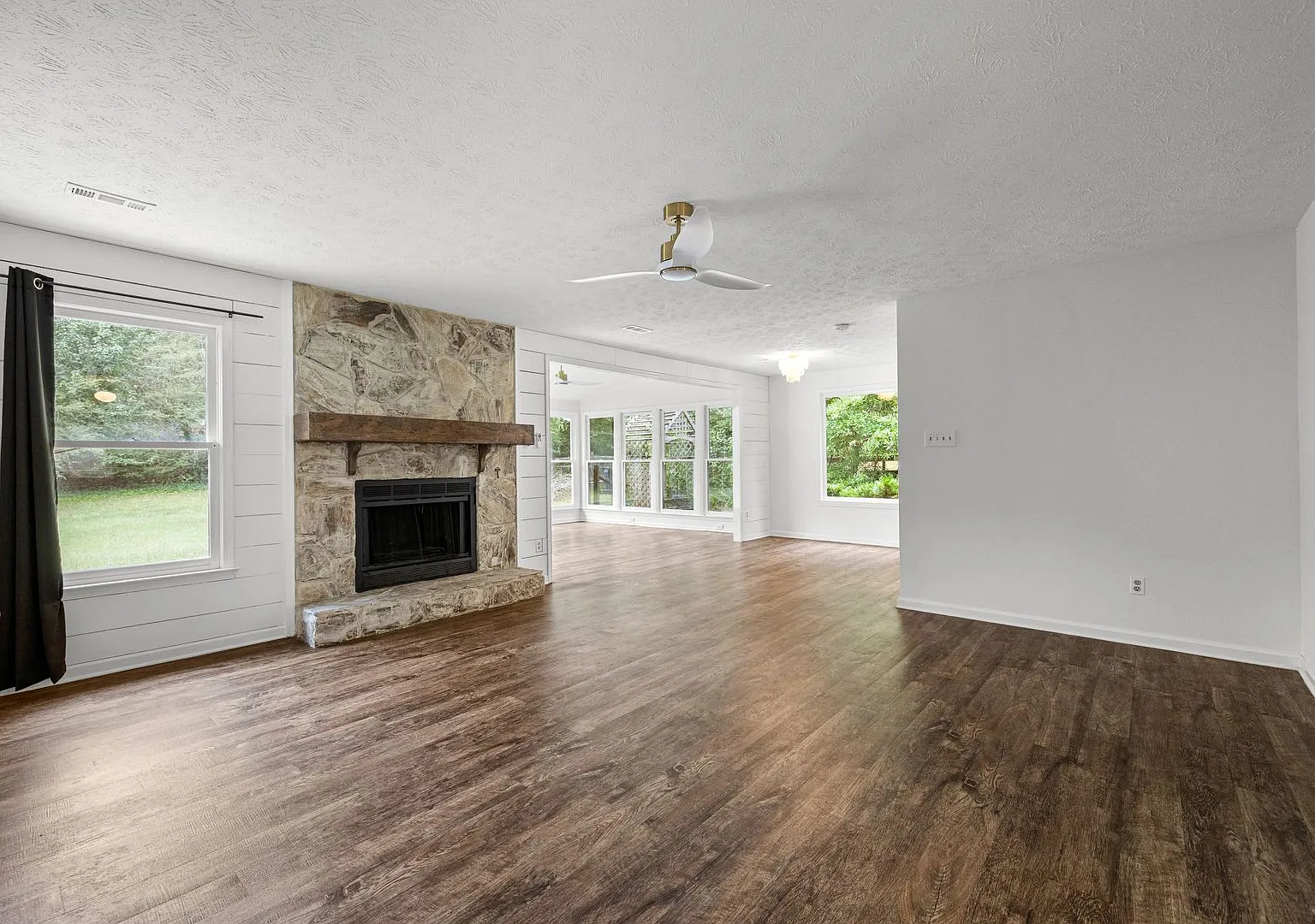 Updated 3 bedroom in Starr's Mill School District — Photo 3