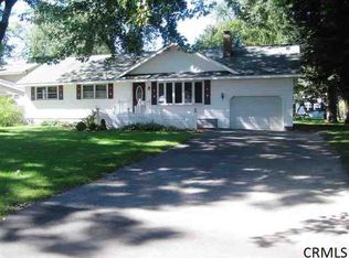 40 Denim Dr, Clifton Park, NY 12065