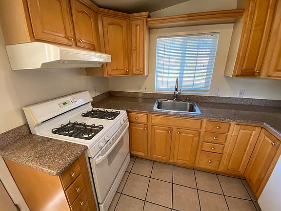 4th image of 662 Mariposa Ave APT 9
