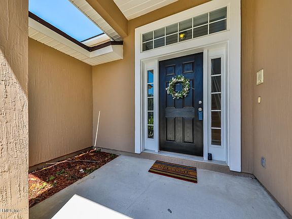 3rd image of 2058 Creekmont Dr