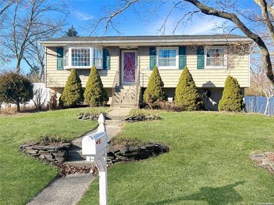 17 Starr Street, Port Jefferson Station, NY, 11776