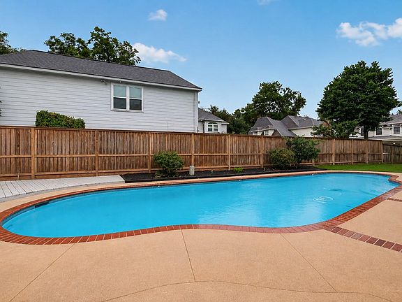 2nd image of 1410 Briar Green Ct