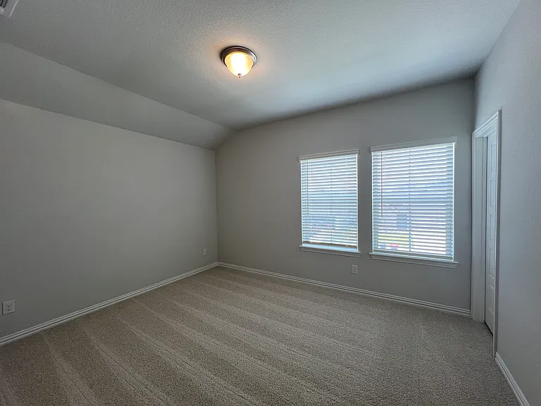3033 Burwick Ln — Photo 23