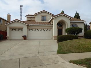 13 Longfellow Cir, Salinas, CA 93906