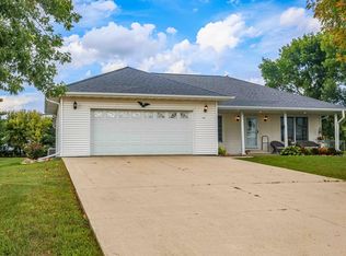 427 N Park Dr, Spring Valley, MN 55975