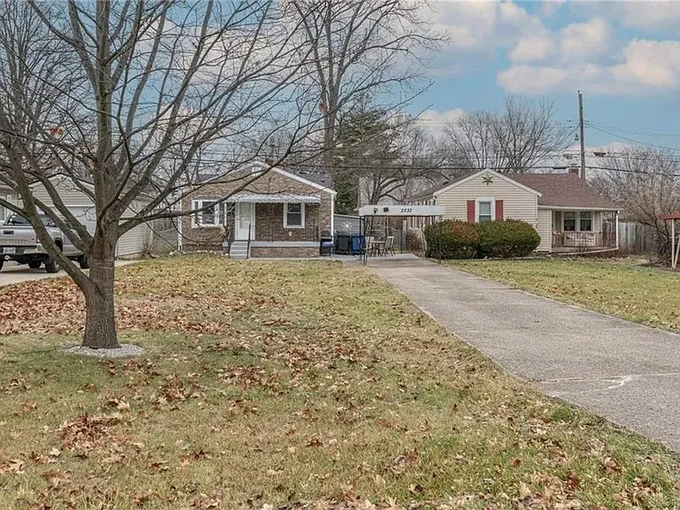 2832 Ferncliff Ave — Photo 2