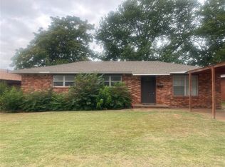 703 N 4th St, Weatherford, OK 73096