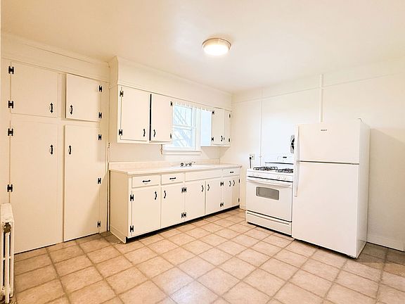 5th image of 497 Norwood Rd APT 2