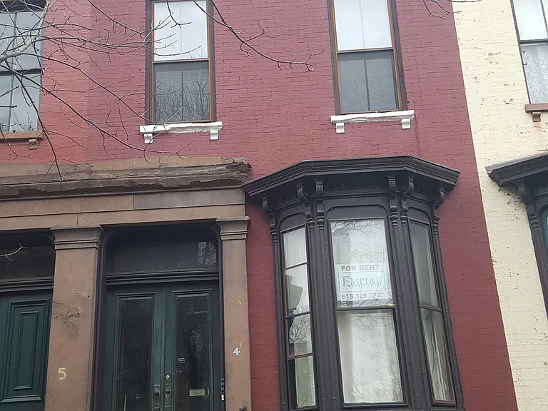 4 Irving Pl #3 — Photo 1