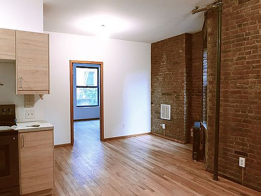 3rd image of 252 7th St #11