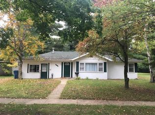 236 S Sheridan St, Vassar, MI 48768