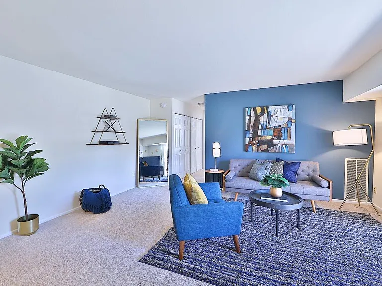 Mount Vernon Square Apartment Homes — Photo 3
