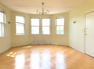 808 Fairview Ln, Fort Lee, NJ 07024