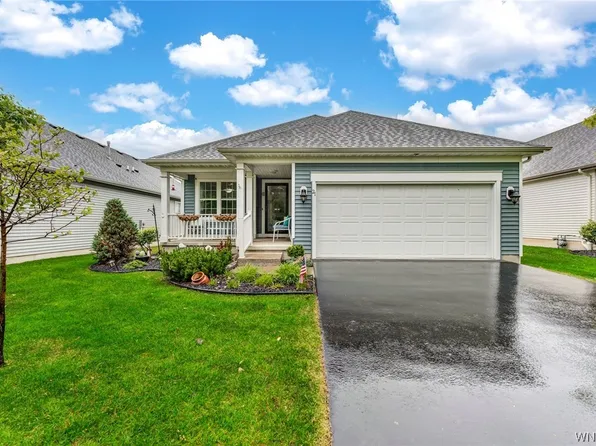 21 Blossom Wood Ln, Buffalo, NY 14227