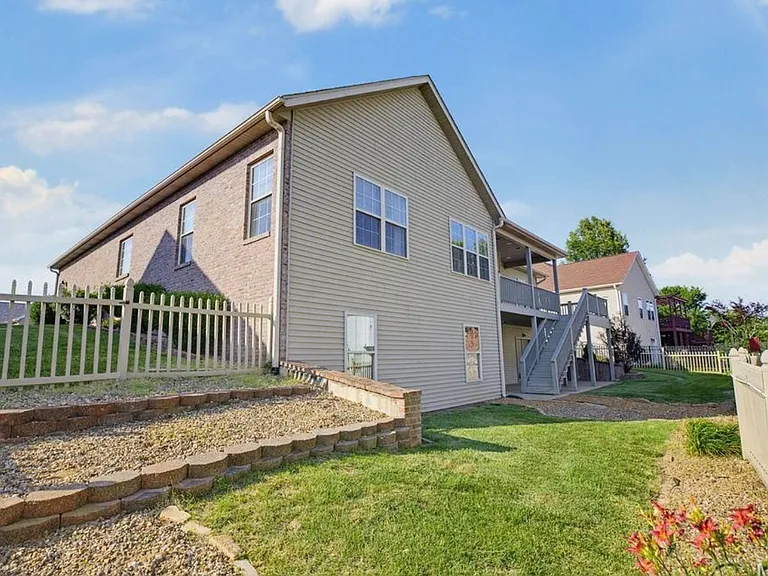1835 Evondale Dr — Photo 27